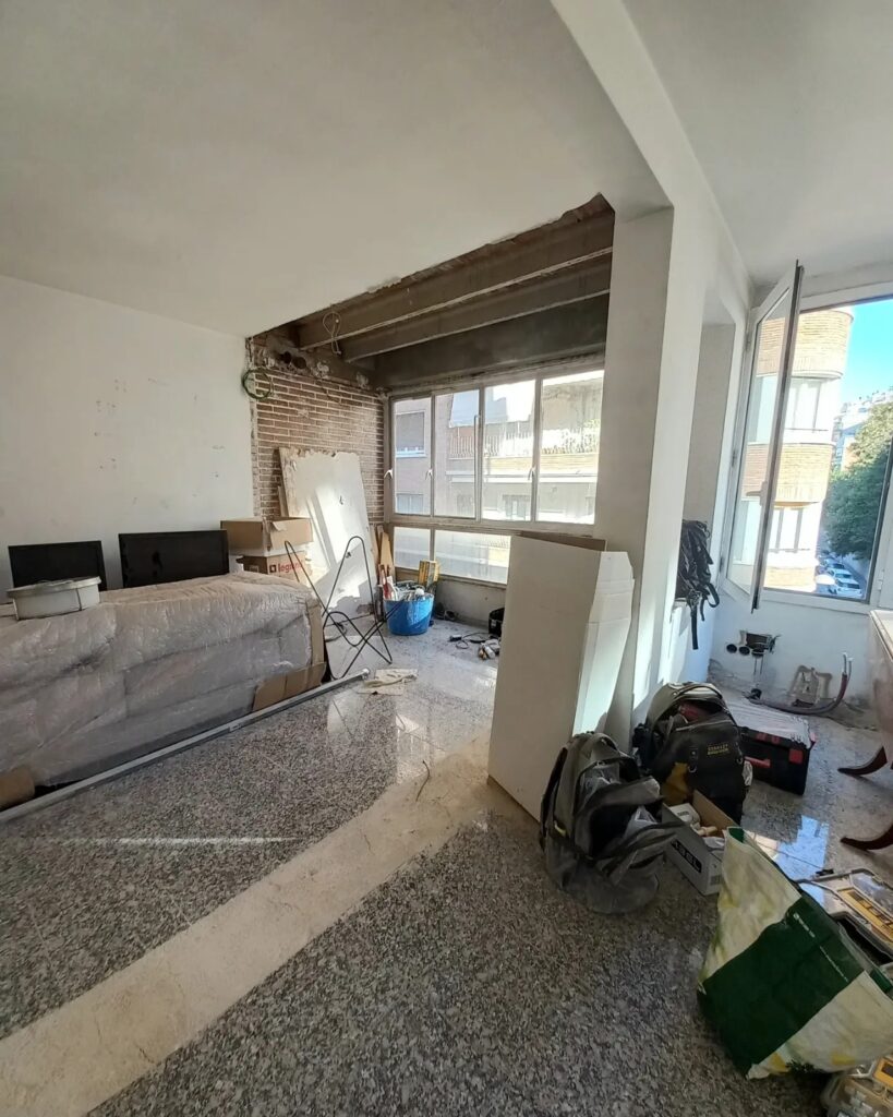 En Grup Innova acompañamos cada reforma desde el primer plano hasta el último detalle. Si estás pensando en dar un paso hacia el hogar que realmente necesitas, estamos aquí para ayudarte a hacerlo realidad.