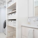 El orden no depende solo de la disciplina diaria, también del diseño del espacio que habitamos. En Grup Innova lo sabemos bien: una reforma puede convertirse en la clave para transformar casas desordenadas y caóticas en hogares cómodos, funcionales y con estilo.