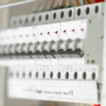 ¿Necesitas actualizar la instalación eléctrica de tu vivienda en Molins de Rei? Cambios de cuadro de luces, mecanismos modernos y boletín eléctrico oficial.